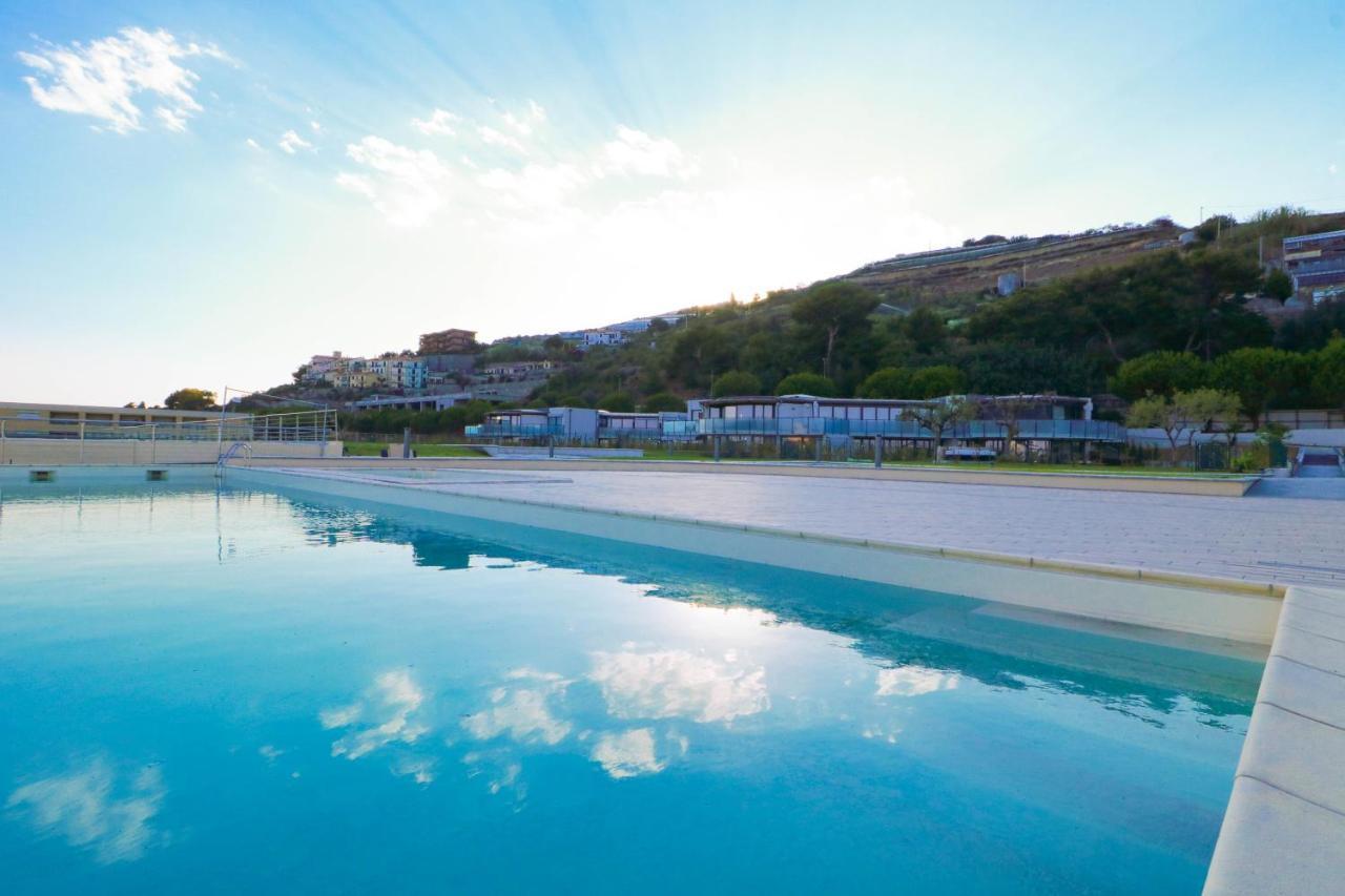 H11 Luxury 9a - Porto - Piscina - Jacuzzi * Santo Stefano al Mare